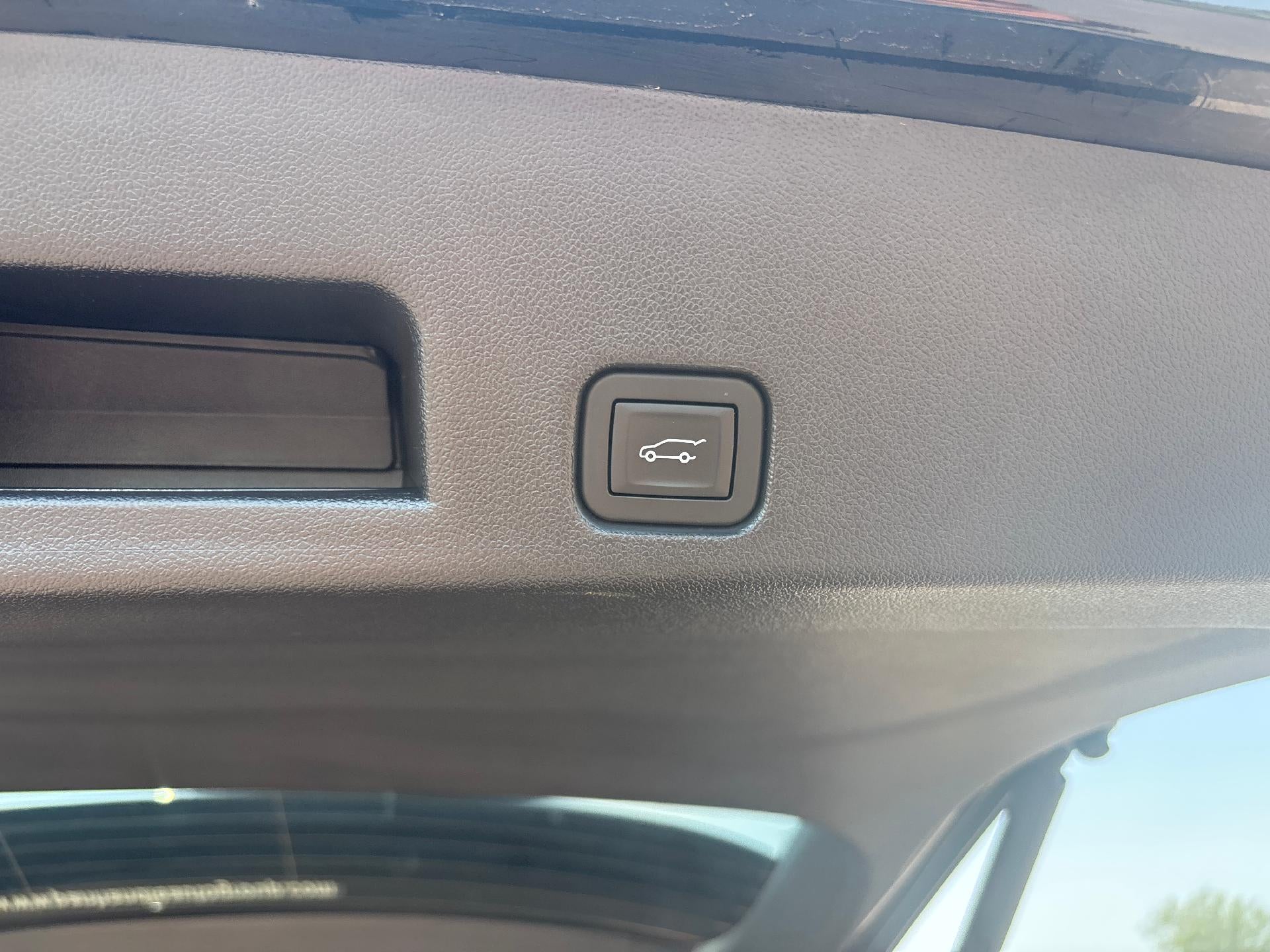 2024 GMC Acadia AT4