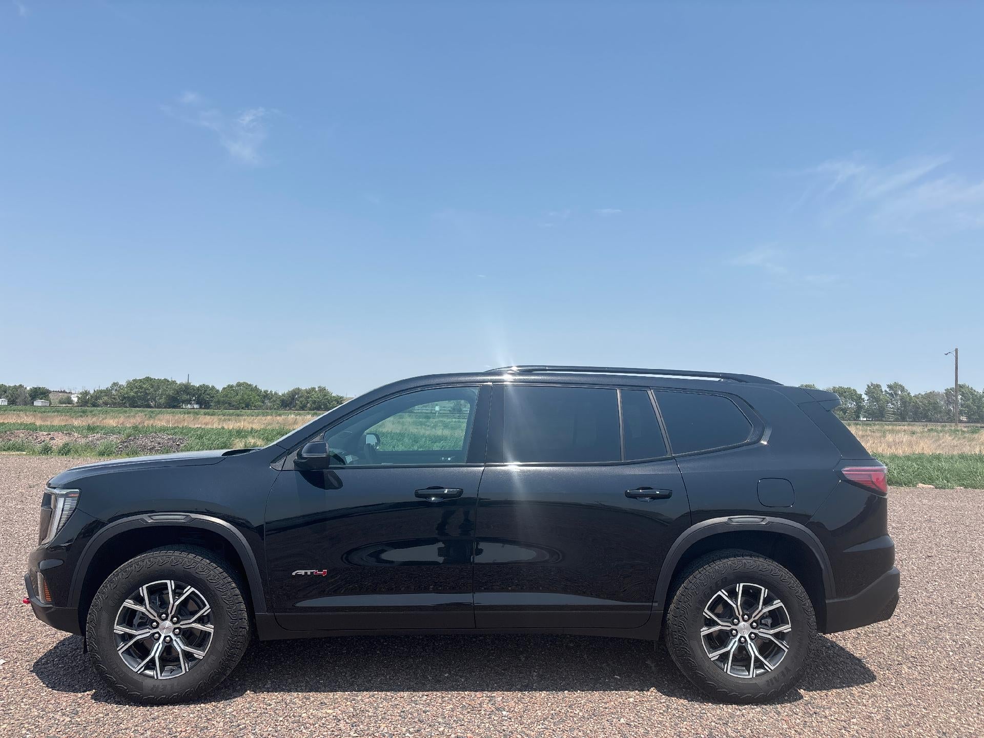 2024 GMC Acadia AT4
