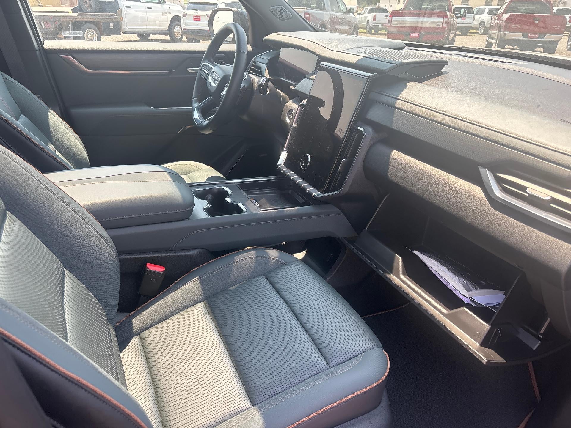 2024 GMC Acadia AT4