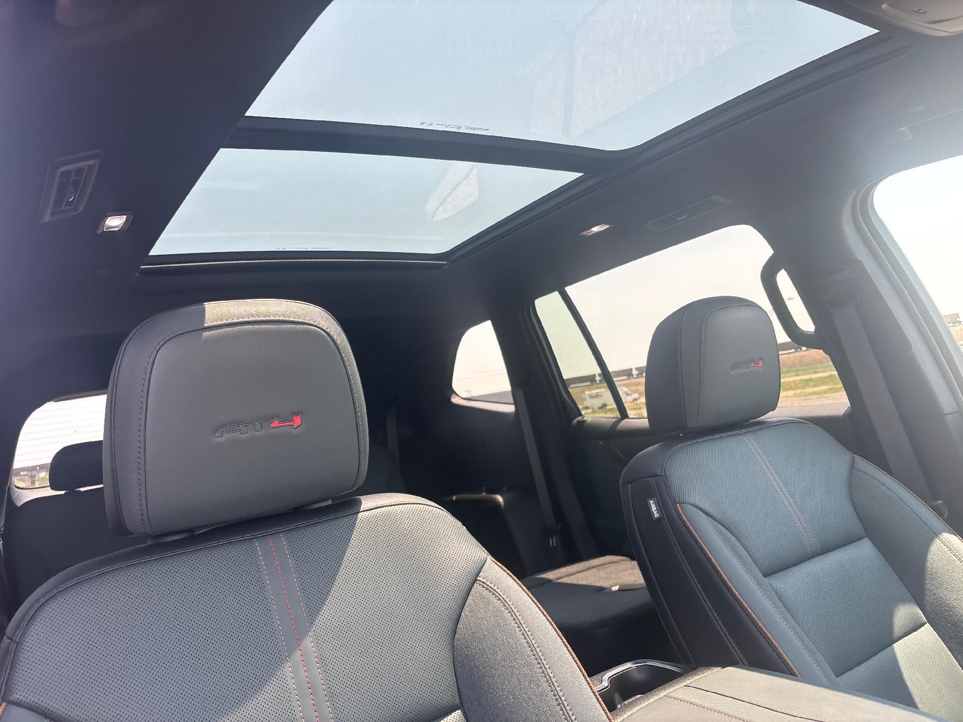 2024 GMC Acadia AT4