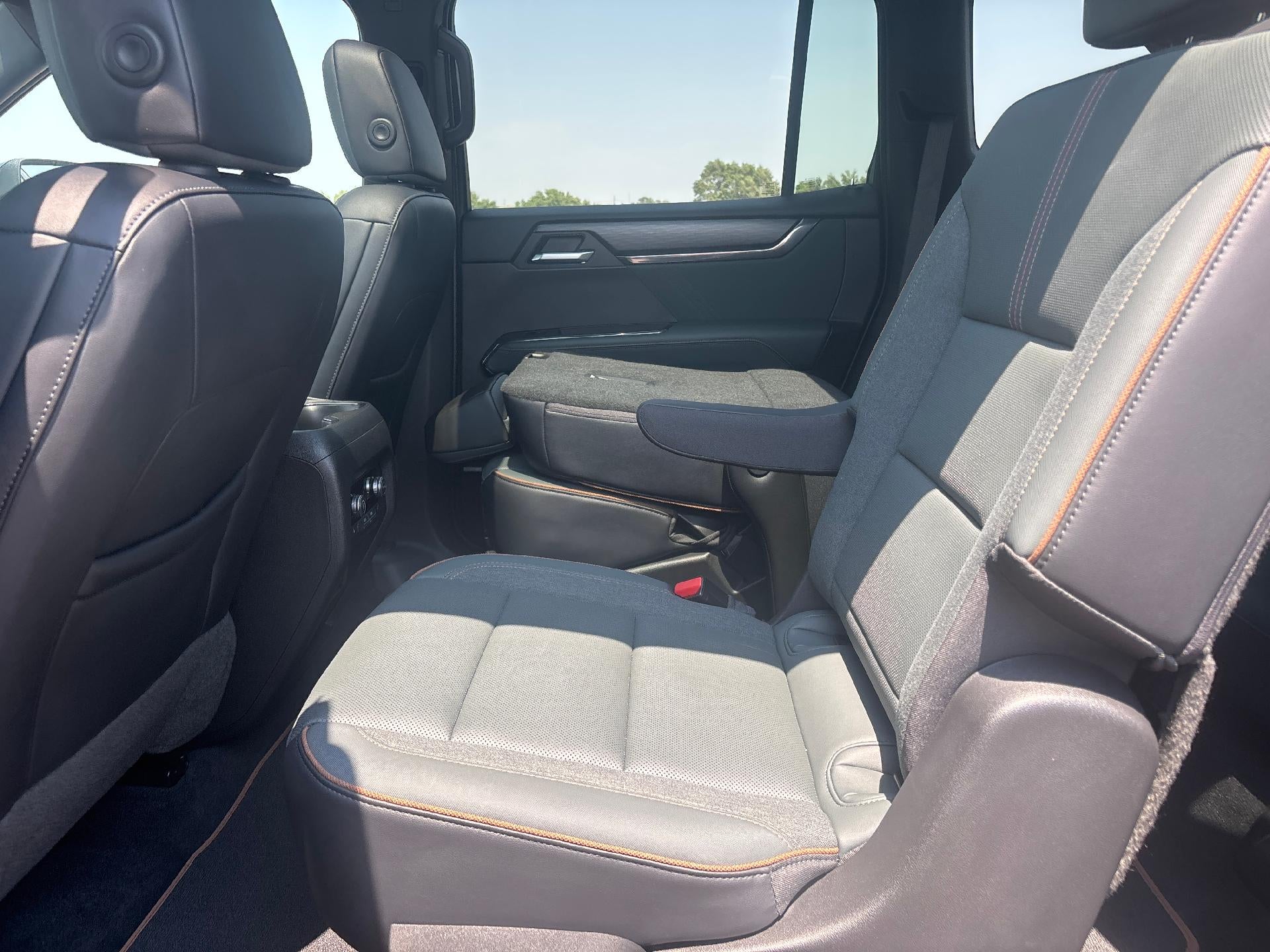 2024 GMC Acadia AT4