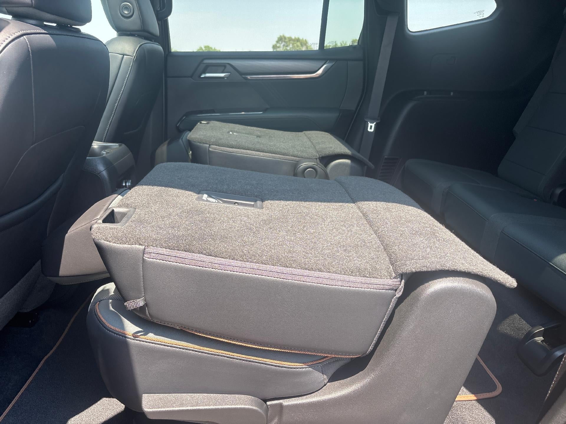 2024 GMC Acadia AT4