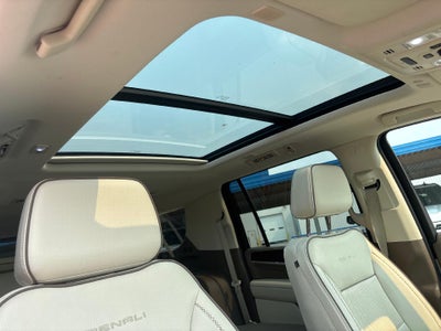 2023 GMC Yukon XL Denali