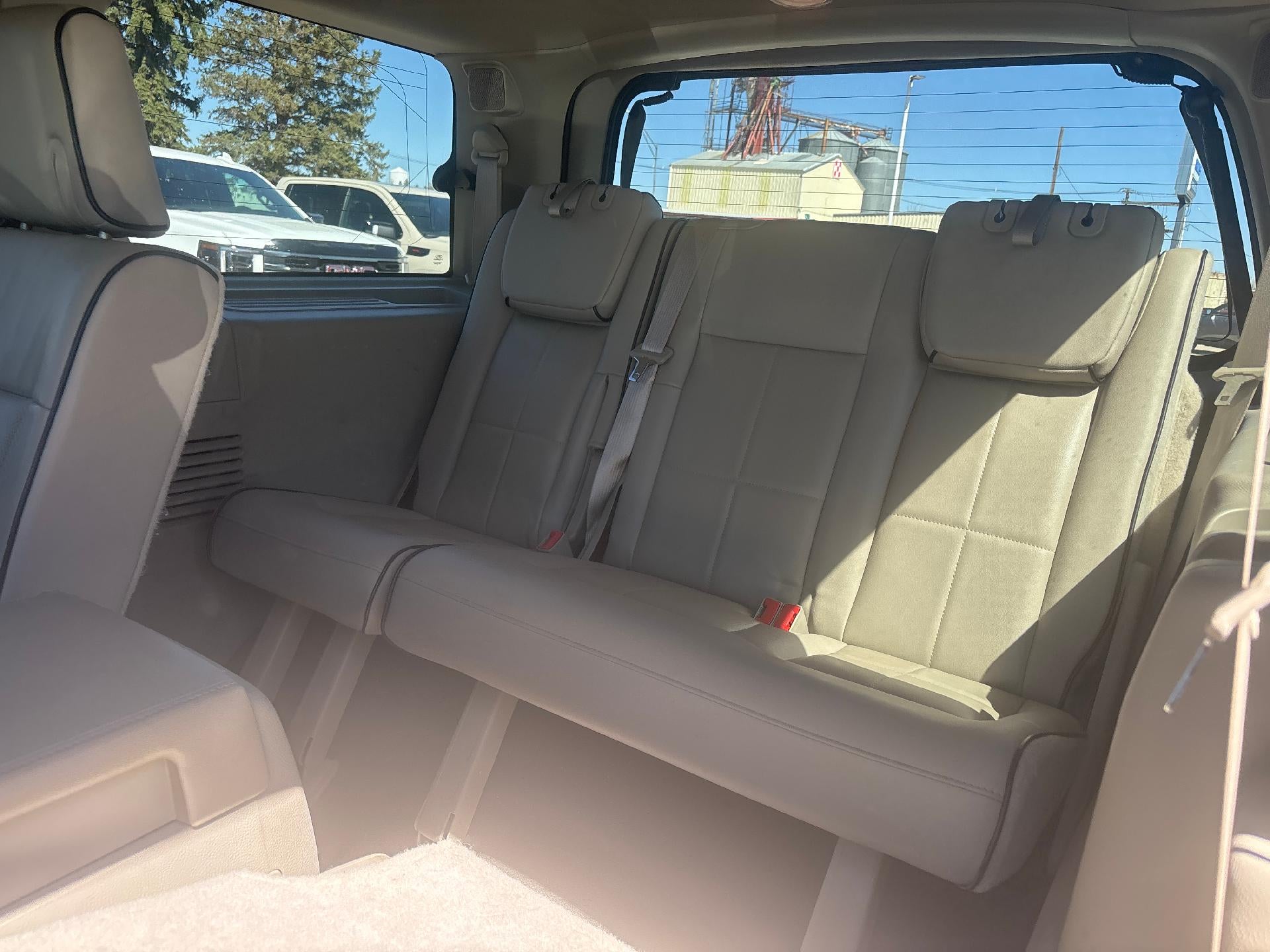 2007 Lincoln Navigator Base