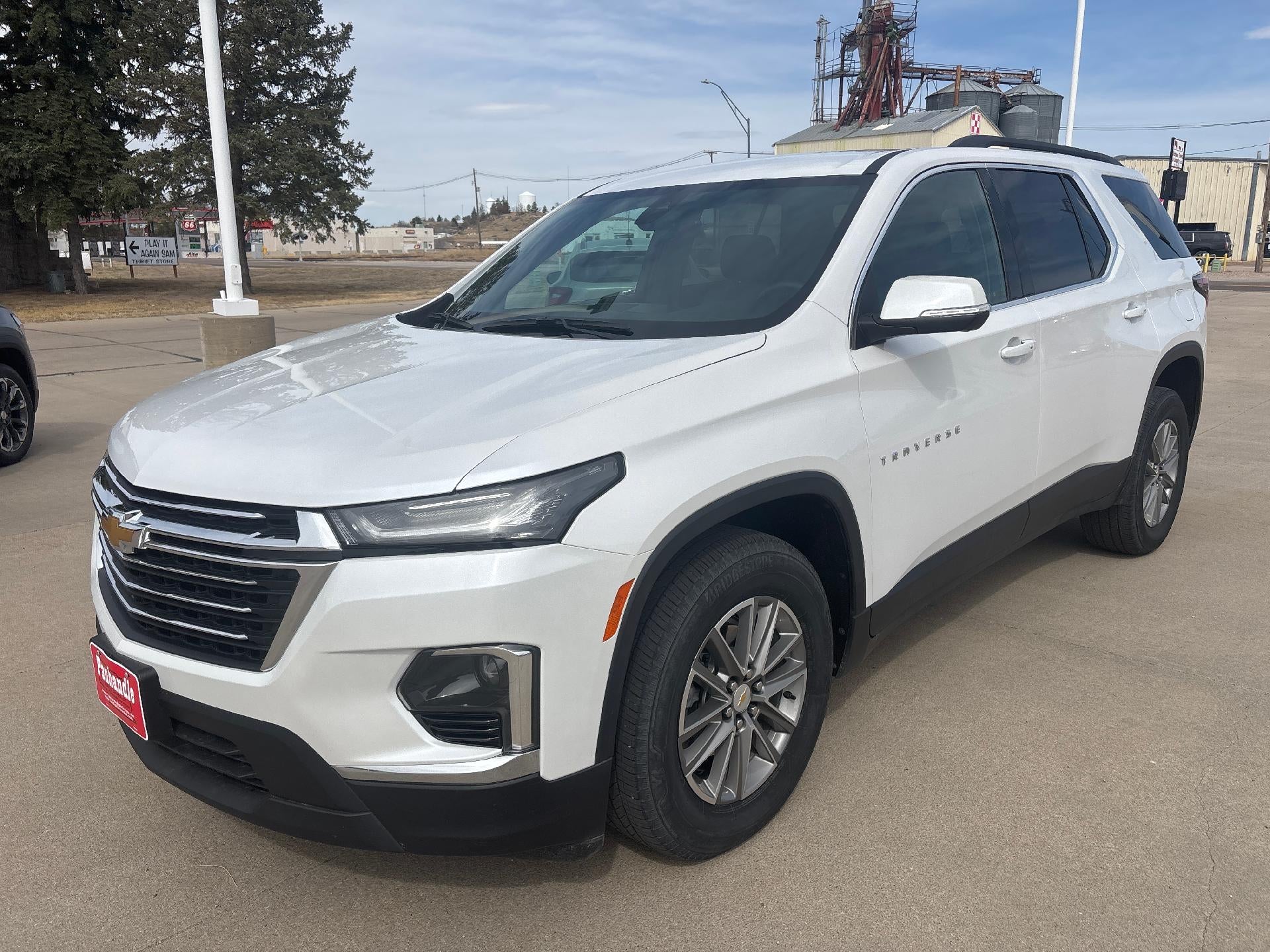 2023 Chevrolet Traverse LT Cloth