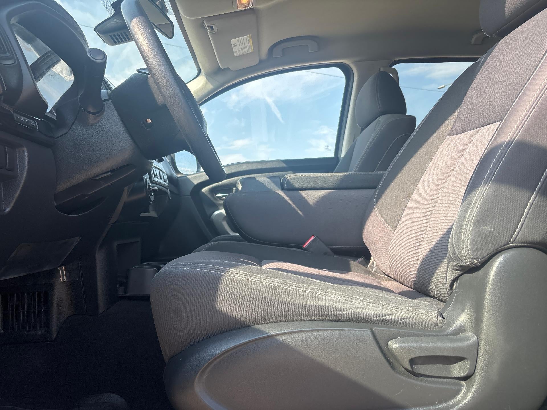 2022 Nissan Titan SV