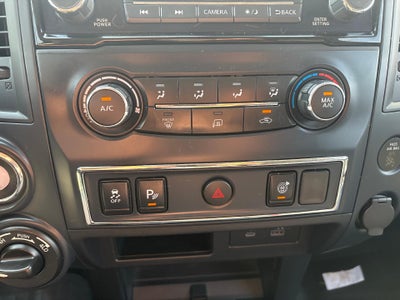 2022 Nissan Titan SV