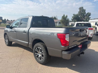 2022 Nissan Titan SV