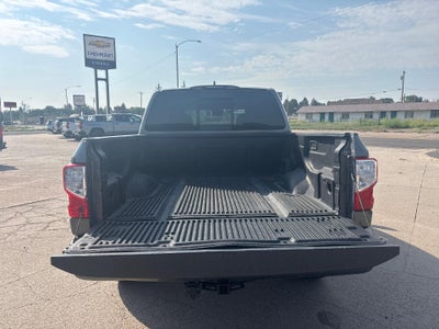2022 Nissan Titan SV