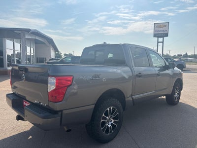 2022 Nissan Titan SV