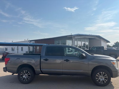 2022 Nissan Titan SV