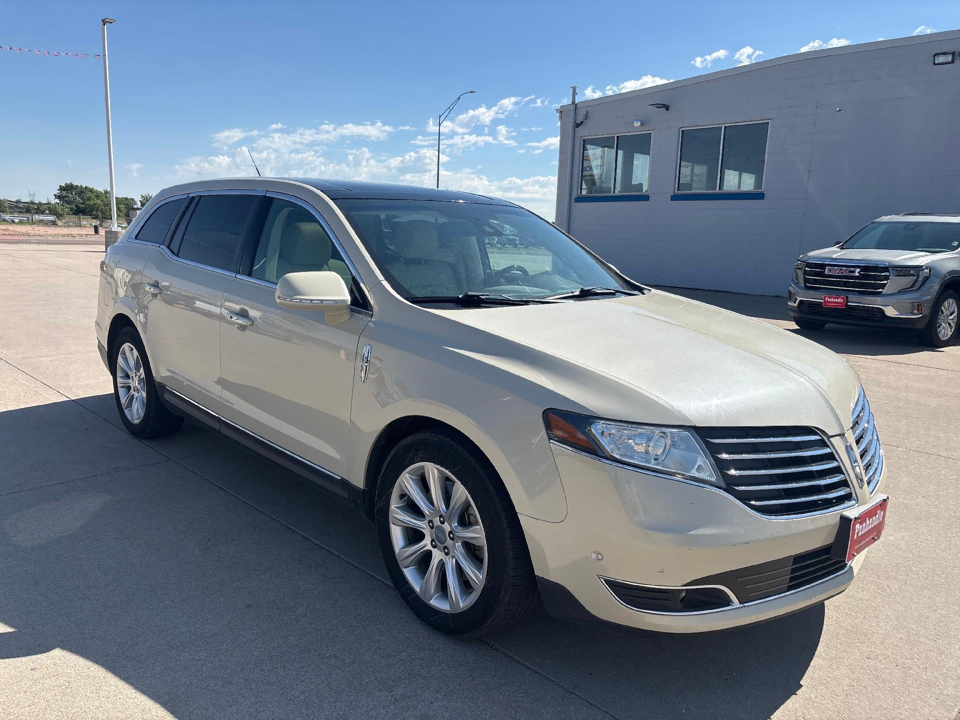 2018 Lincoln MKT Reserve